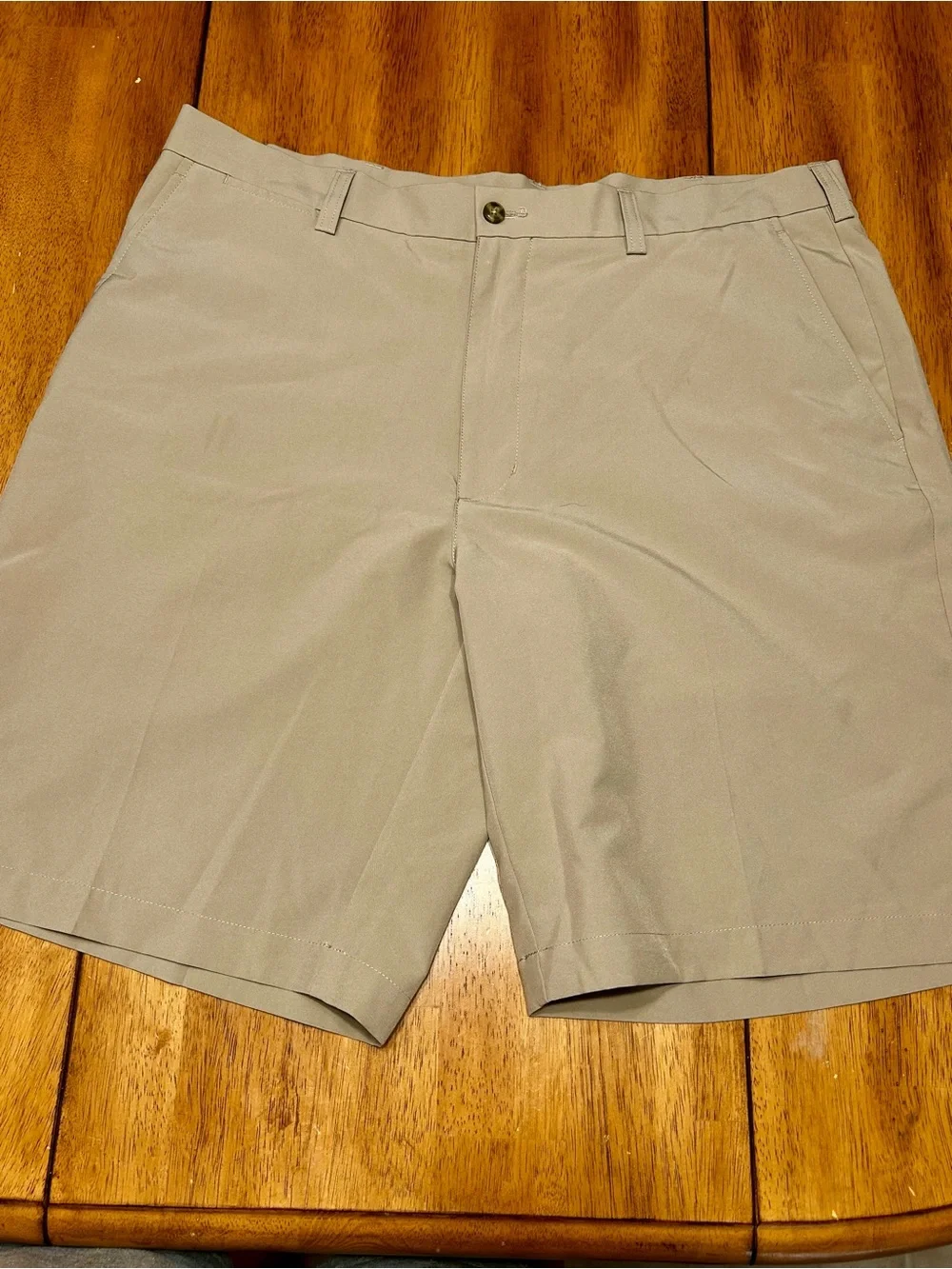PGA Tour Beige Flat Front Men's Shorts Size 38